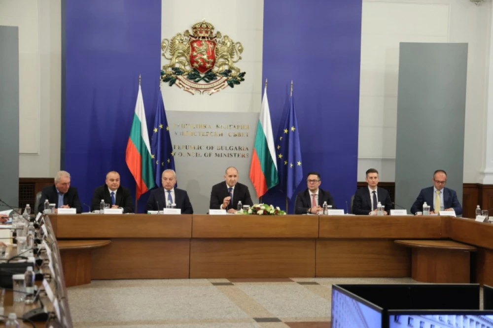 Украйна: Правителството на Радев се противопоставя на подкрепата на ЕС към Украйна