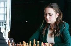 Конфликтът в шахмата между Салимова и федерацията се задълбочава