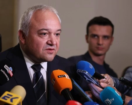 Демерджиев: Тече проверка за имуществото на Пеевски, но следим и други политици