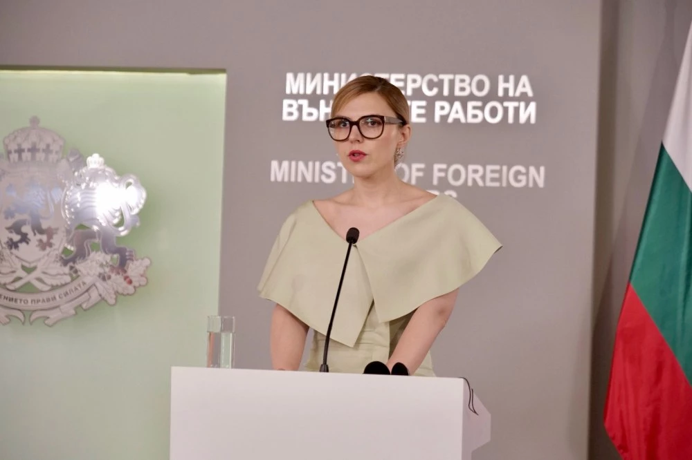 Министър Велислава Петрова: Единни сме, няма различие между думите на премиера Радев и моите