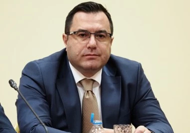Председателят на КЕВР защити поскъпването на тока и парното
