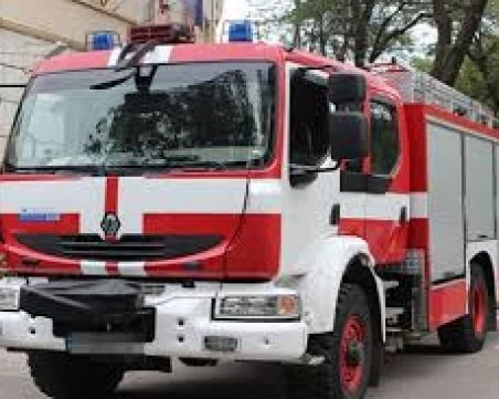 Покрив на ресторант пламна в Слънчев бряг, пожарникарите с над 120 сигнала за ден