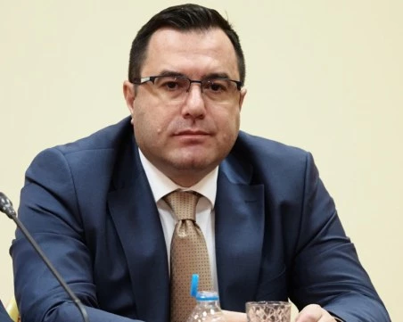 Председателят на КЕВР защити поскъпването на тока и парното
