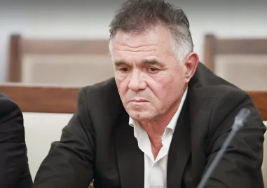 Една година условно с тригодишен изпитателен срок – това е