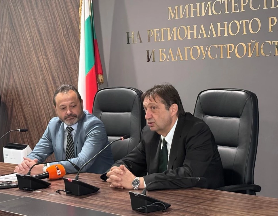 Министър Шишков обеща пътните ремонти да свършат до края на юни
