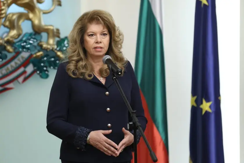 Президентът категорично осъжда палежа на автомобили на българското посолство в Скопие
