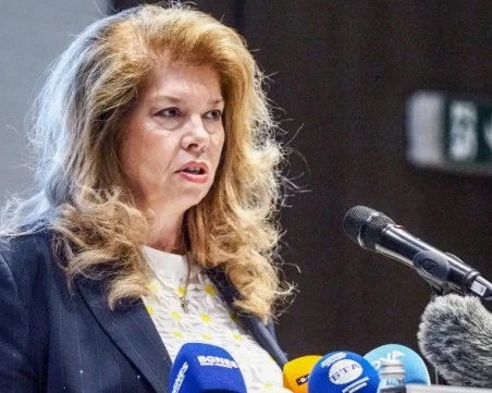 Президентът Йотова назначи новия състав на ЦИК