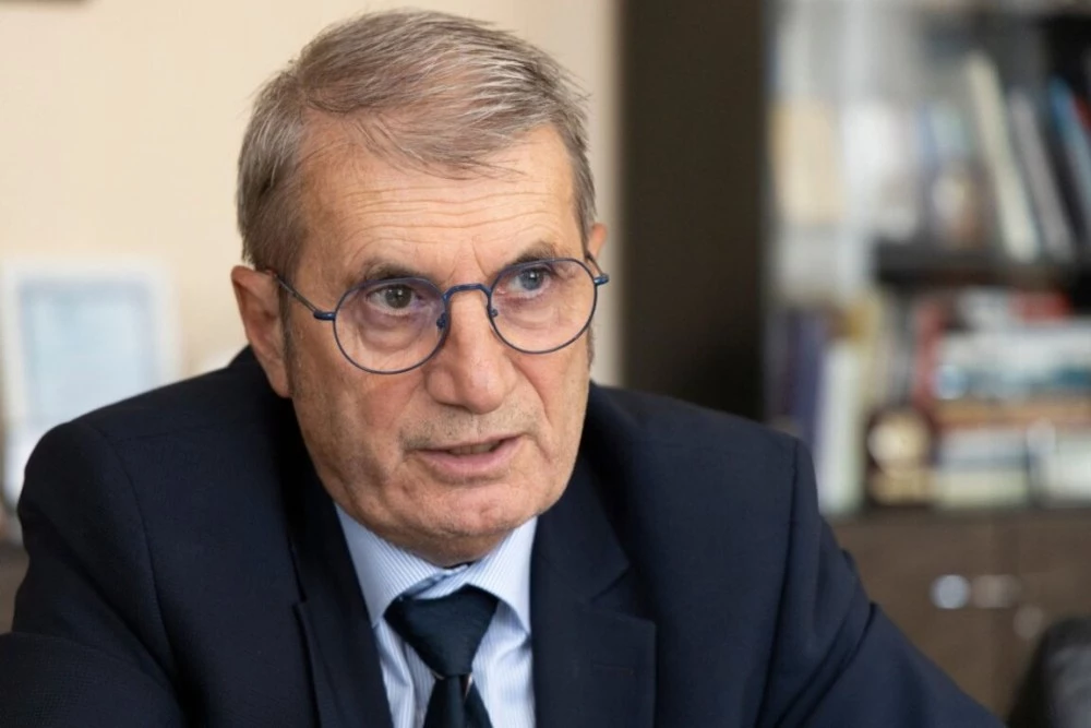 Заплати от 10 до 40 000 евро за директори на