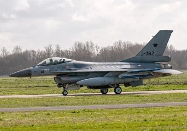Българските изтребителите F 16 участваха за пръв път в международно