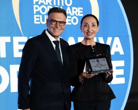 Елена Кристиано получи европейска награда за принос към италианската общност по света