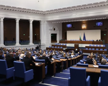 Ще замразят ли депутатите заплатите си?