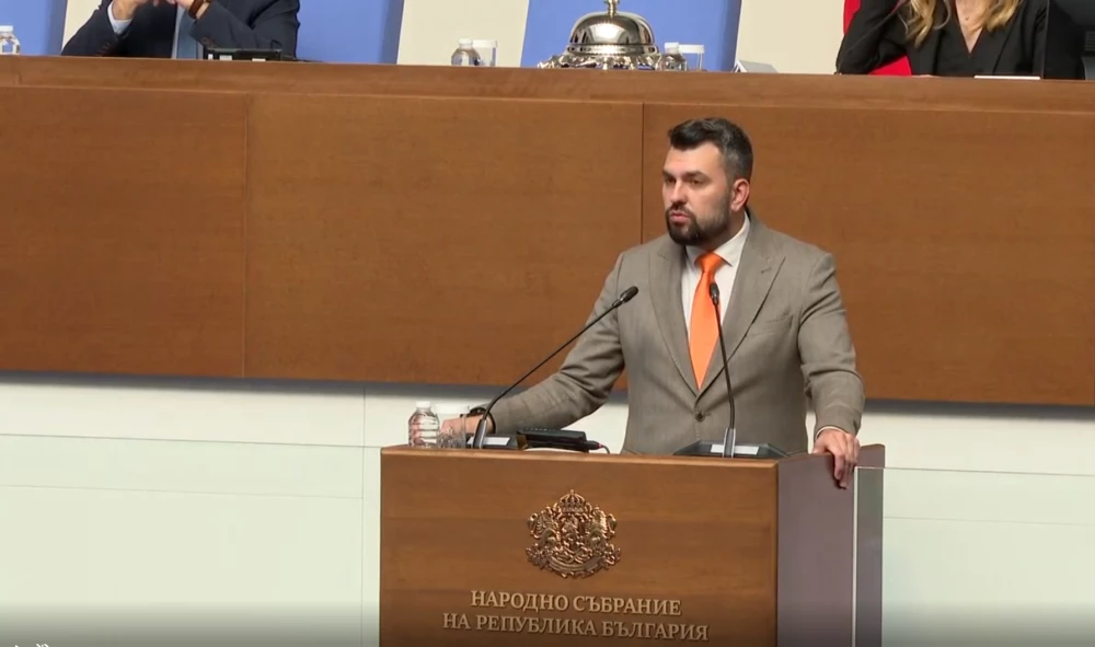 Българските депутати осъдиха палежа в Скопие и видяха провокация от страна на Северна Македония