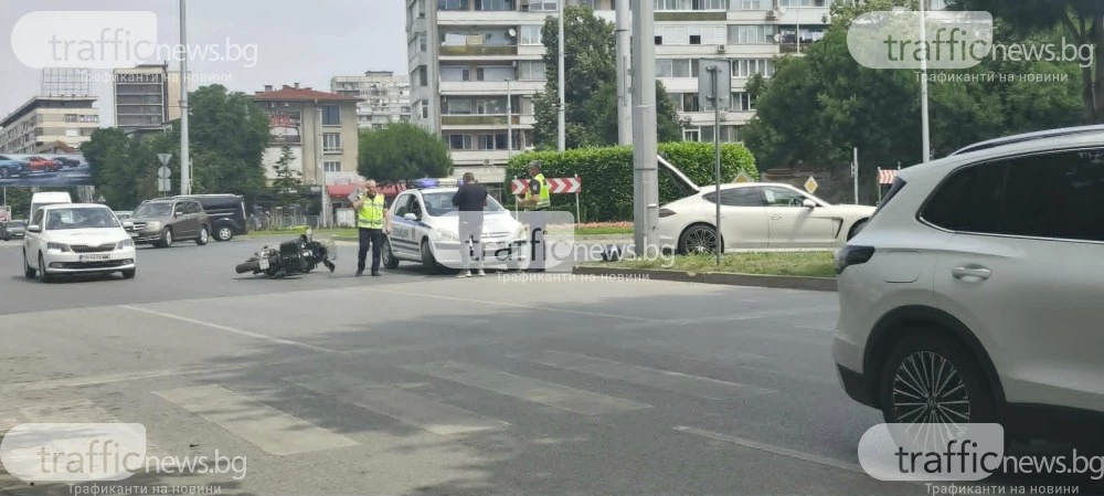 Катастрофа с моторист на кръговото до Панаира в Пловдив СНИМКИ