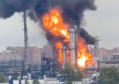 Гъст дим и пламъци се издигнаха тази сутрин над югоизточния