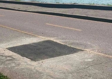 Опасната дупка на Гребната база за която TrafficNews сигнализира преди