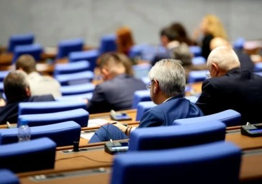 Зелена светлина за нов заем: България може да изтегли до 3,8 млрд. евро