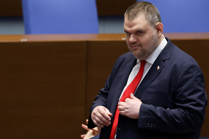 Адвокатът на Делян Пеевски подаде сигнал до прокуратурата срещу Иван Демерджиев