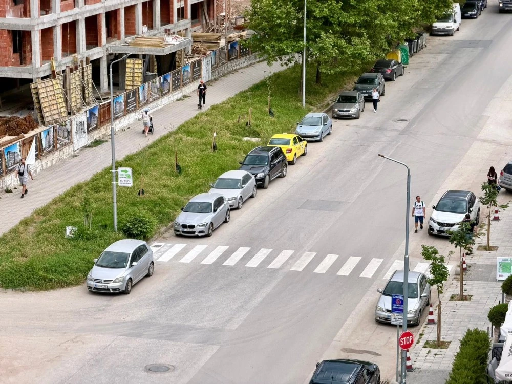 Безумна пешеходна пътека се появи в Смирненски
