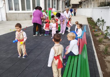 Кризата с яслите в Пловдив! Две деца се борят за 1 място