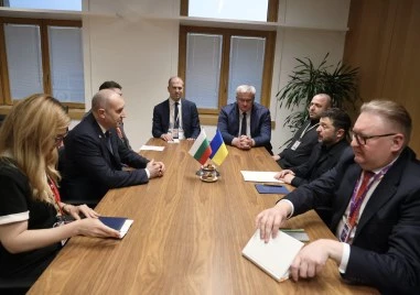 Радев се срещна със Зеленски в Брюксел