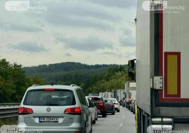 38 годишен шофьор с товарен автомобил катастрофира на АМ Тракия съобщиха