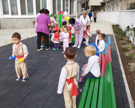 Кризата с яслите в Пловдив! Две деца се борят за 1 място