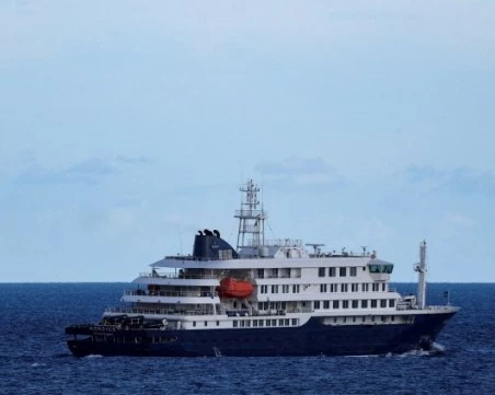 Свалиха карантината на круизния кораб, на който пламна хантавирус