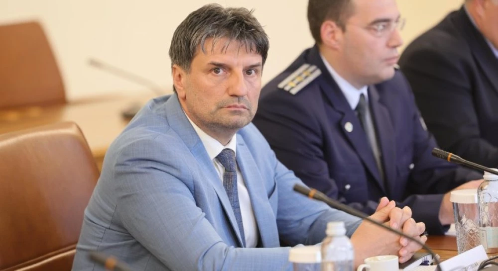 МВР вади целия си ресурс по пътищата: Започват масови проверки, солени ще са глобите за шофьорите