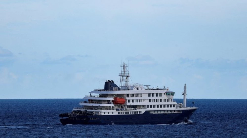 Свалиха карантината на круизния кораб, на който пламна хантавирус