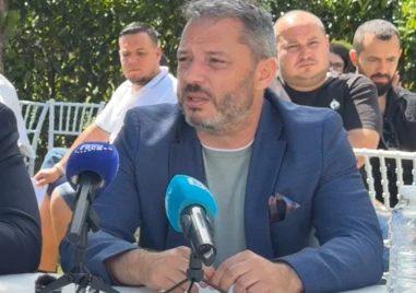 Делян Добрев: Искам да дам път на младите, ще остана в партийния живот