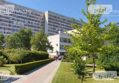 В болница в Пловдив: Критично остава състоянието на младежите, ударени от волтова дъга