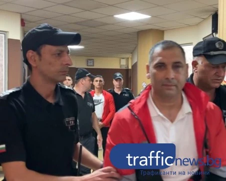 Бой зад решетките между син на убит и обвиняем за смъртта му, делото за убийството на гара Карлово тръгва