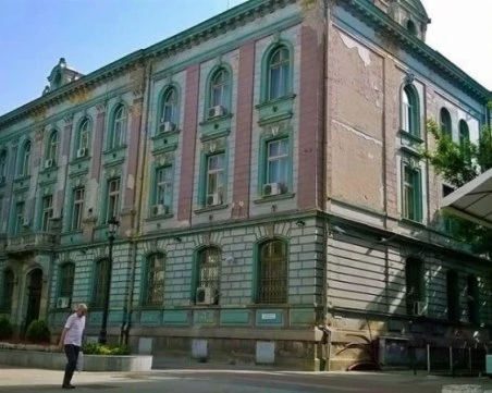 Реставрират фасадите на БНБ за 1 825 916 евро