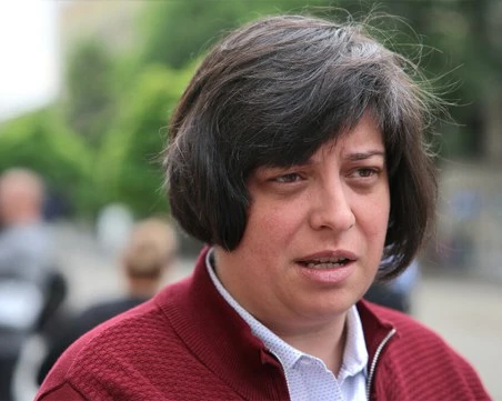 Русинова: Как така държавата не може да направи 5 лаборатории за кръвни проби за наркотици?