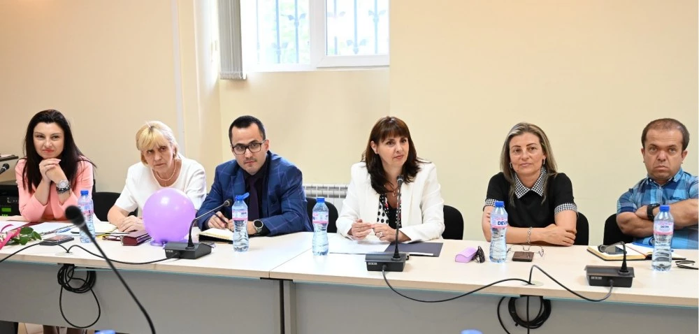 Министър Ефремова: Заедно с организациите на хората с увреждания ще търсим по-ефективни начини за подкрепа