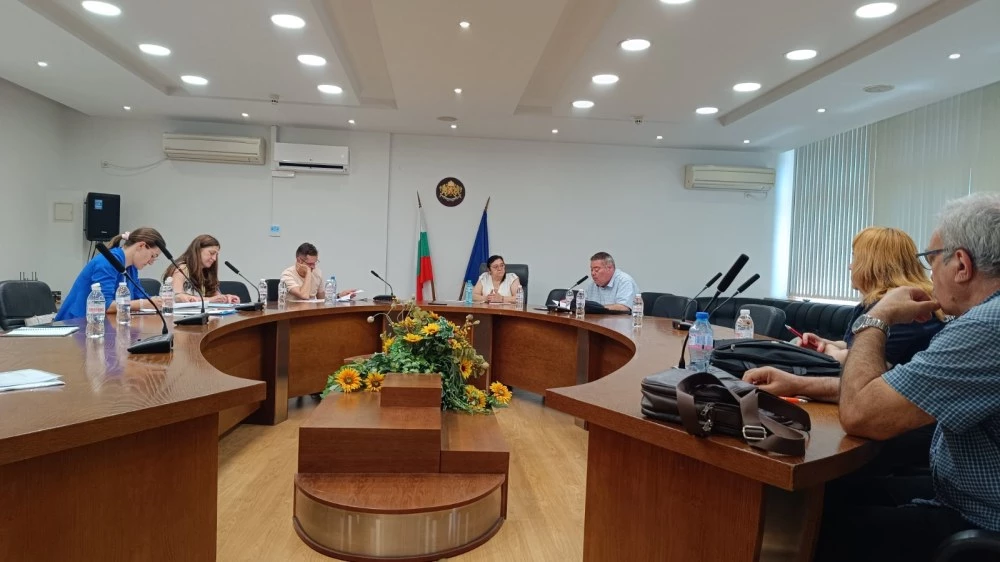 Областната комисия: Полагат се всички усилия за овладяване на шарката по животните в Първомай