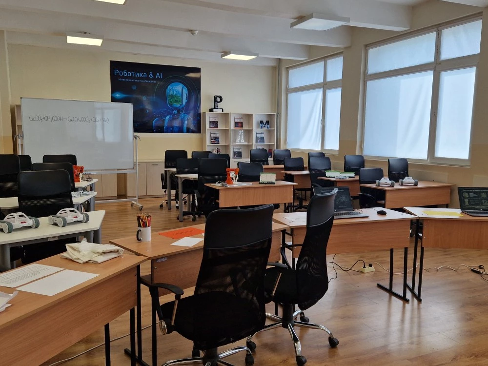 Професионалната гимназия по електроника и електротехника в Пловдив с нова STEM зона