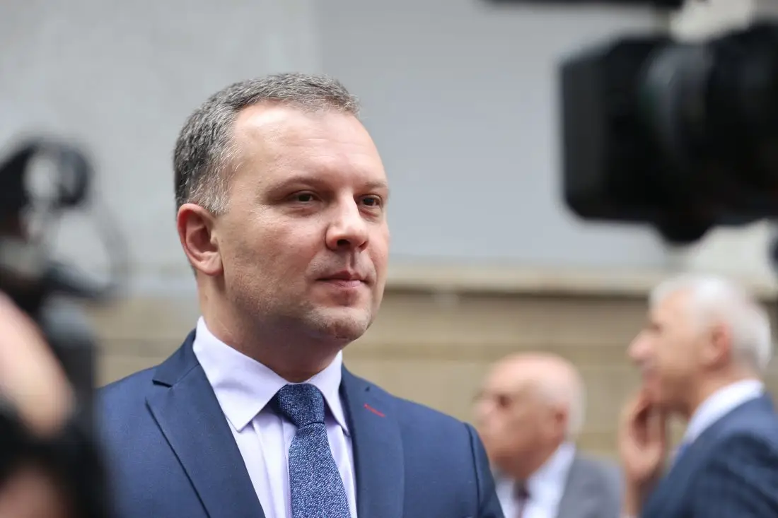 Министърът на правосъдието поиска проверка по случая с педофила, назначен като охрана на деца