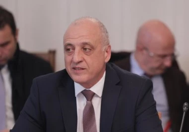 Обсъждат в парламента охраната на властта