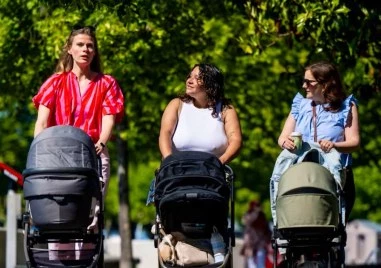 Родители излизат на протест в Пловдив: Искат по-високо майчинство, детски за работещите семейства и помощ за детските градини