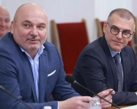 Фискалният съвет: Против сме държавните служители да се компенсират за осигуровките