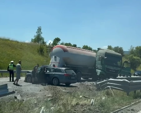 Появиха се нови кадри от катастрофата на АМ 