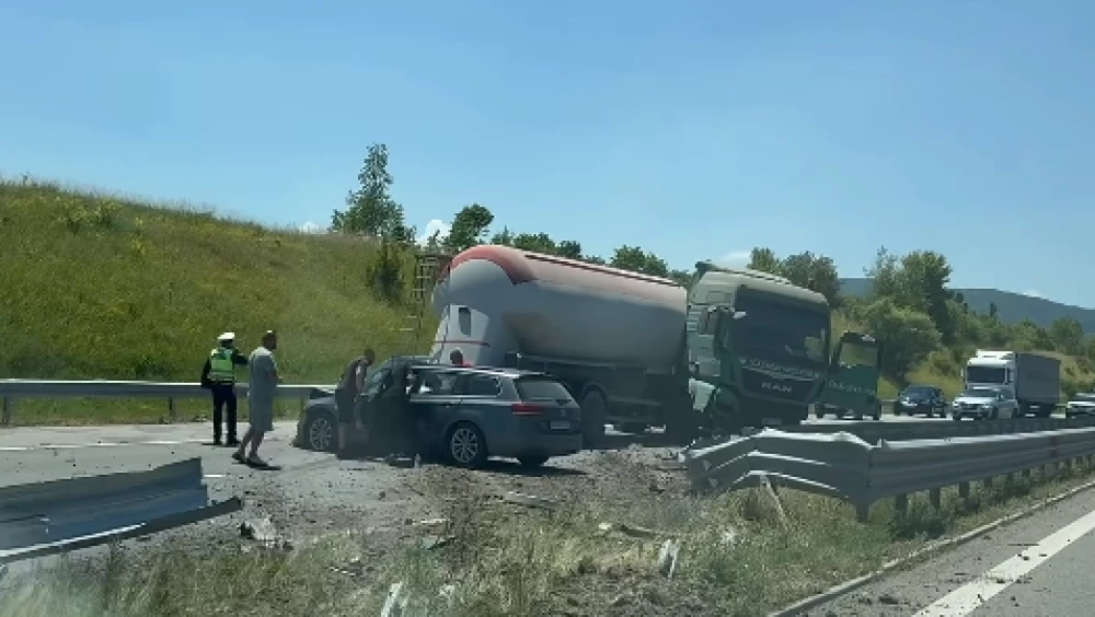 Появиха се нови кадри от катастрофата на АМ 