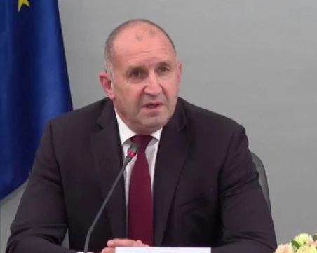 Радев: Не искам да намесваме църквата в политиката, но и политиката да не навлиза в религията