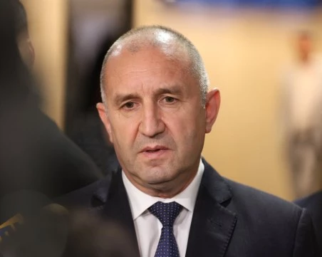 Румен Радев: Спряхме поръчка за 1 млрд. евро за мантинели, това е нереална цена