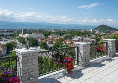 Времето утре: Слънчево, горещо, с температури до 39°