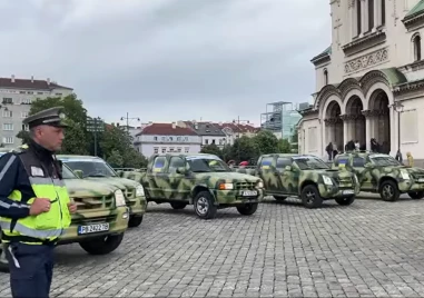 Руснаци които живеят в България събраха пари и купиха 17