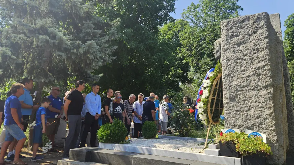 Левски почете Гунди и Котков