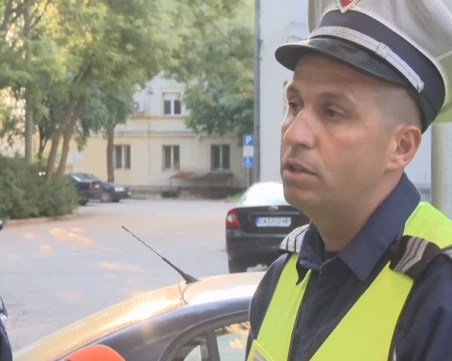 Полицаи за детето, спасило майка си на „Струма