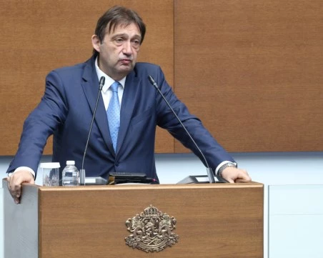 Шишков: По договори за мантинели за 300 млн. лв. са платени с близо 200 млн. лв. повече